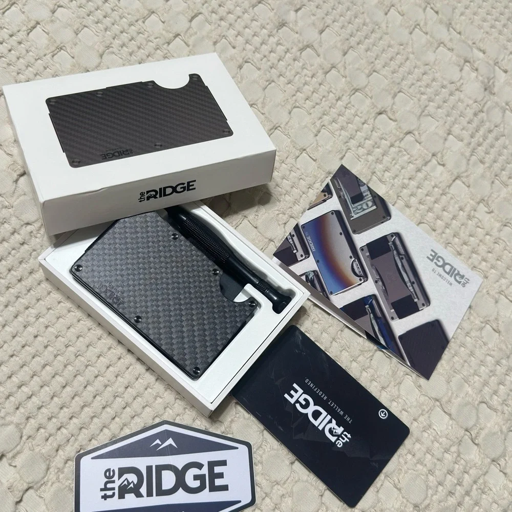 Ridge Carbon Fiber Wallet 3k weave and air tag money clip** carbon fiber
